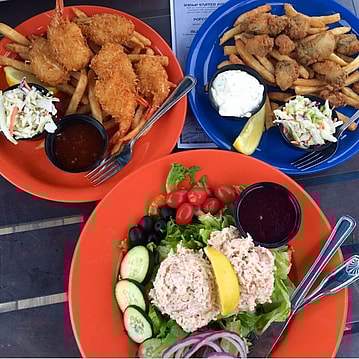 Island Cafe - a dog friendly restaurant in Portland