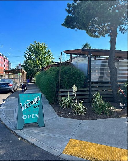 Victoria Bar - a dog friendly restaurant in Portland