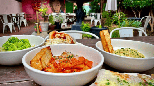 Noni’s Deli, Dog-Friendly Restaurants in Atlanta