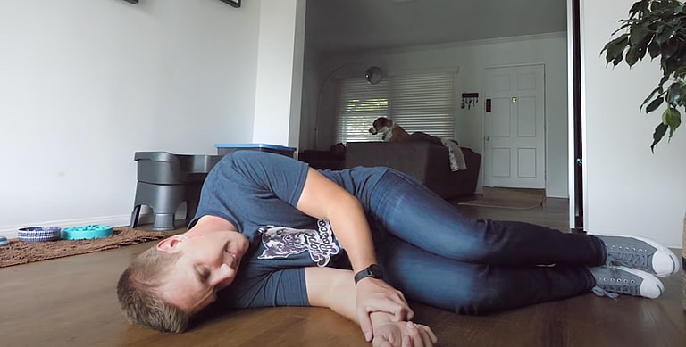 Loyal Pup Springs into Action When Owners Pretend to Faint
