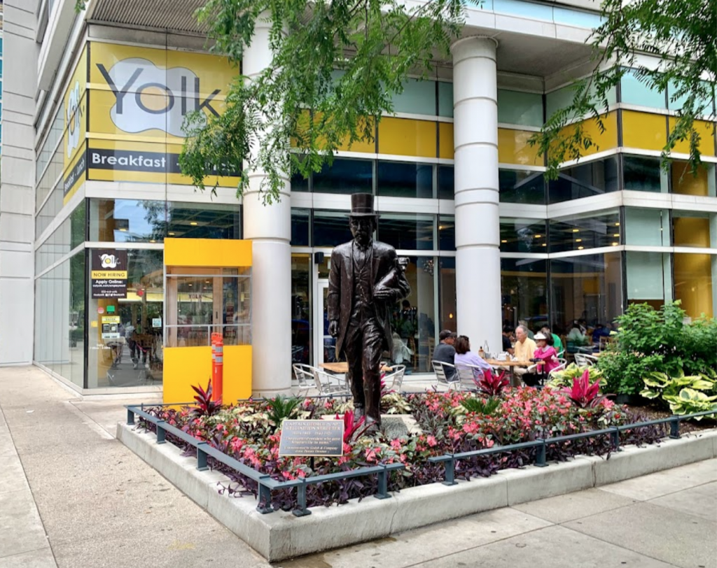 Yolk, Dog-Friendly Restaurants in Chicago